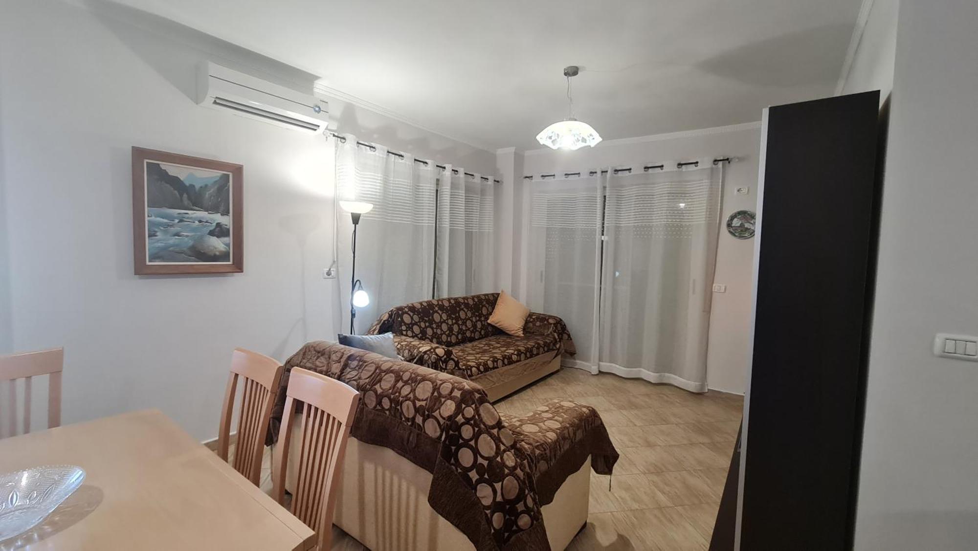 Family Vacation Big House * Durrës