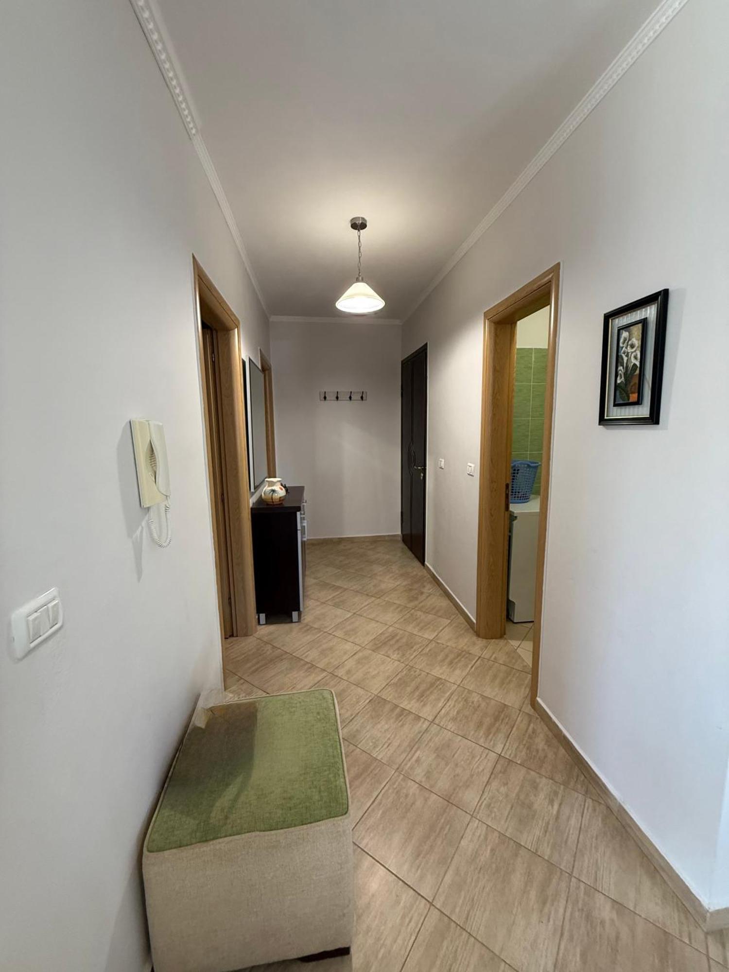 Family Vacation Big House Appartamento Durrës